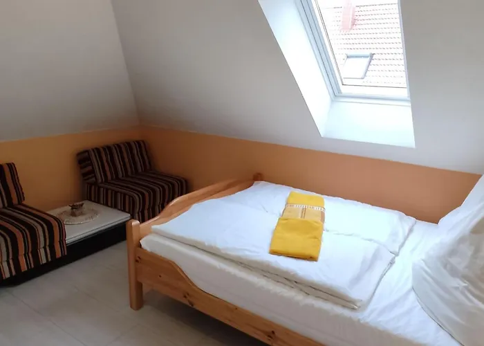 Landromantik Mit Traumhaftem Seeblick By Interhome